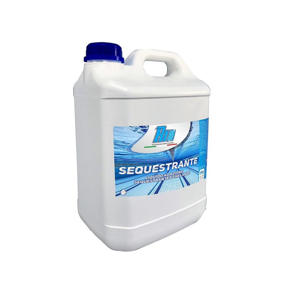 Flacone e tanica di sequestrante e chelante liquido professionale per piscina, disponibile in formati da 1kg a 20kg. Ideale per prevenire macchie di ferro e calcare in piscina.