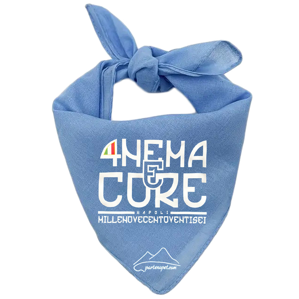 Bandana per cani con la scritta 4nema e Core dove il numero 4 sostituisce la lettera A di colore azzurro