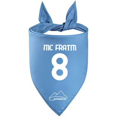 Bandana per cani con la scritta MC FRATM e il numero 8 di colore azzurro