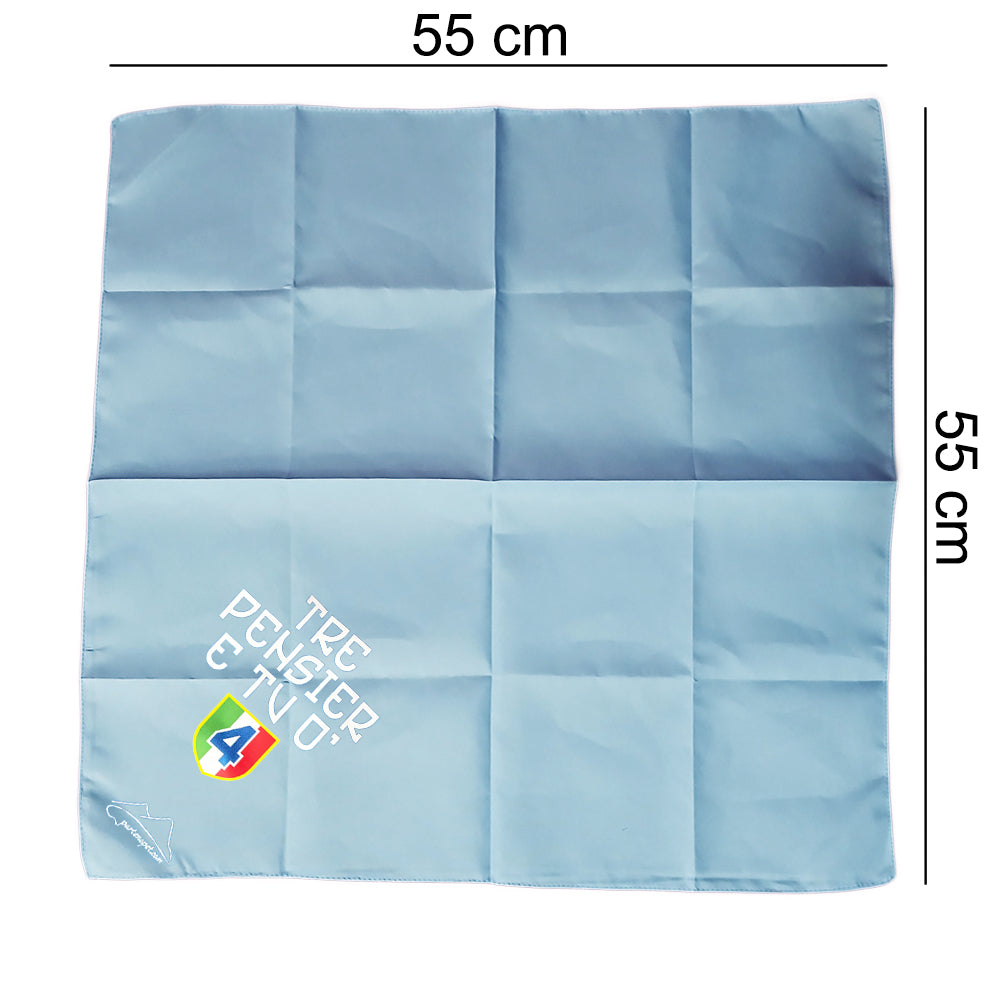 Bandana per cani con la scritta tre pensier e tu ò e lo scudetto tricolore con il numero 4 all'interno di colore azzurro