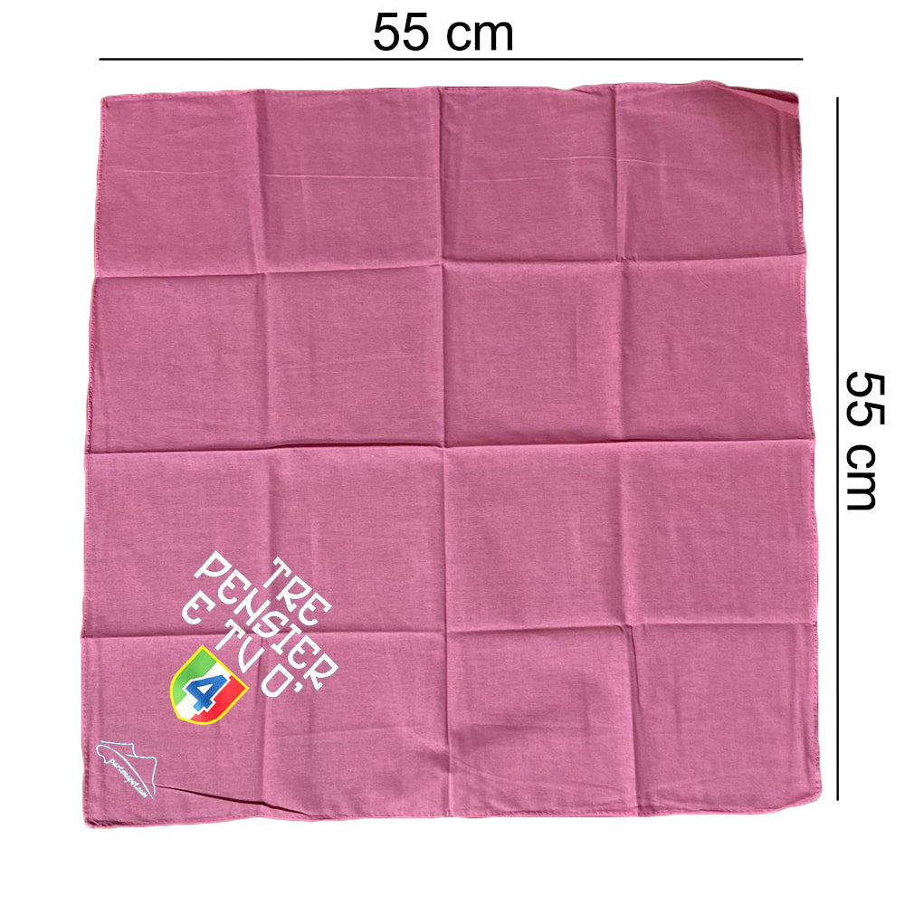Bandana per cani con la scritta tre pensier e tu ò e lo scudetto tricolore con il numero 4 all'interno di colore rosa