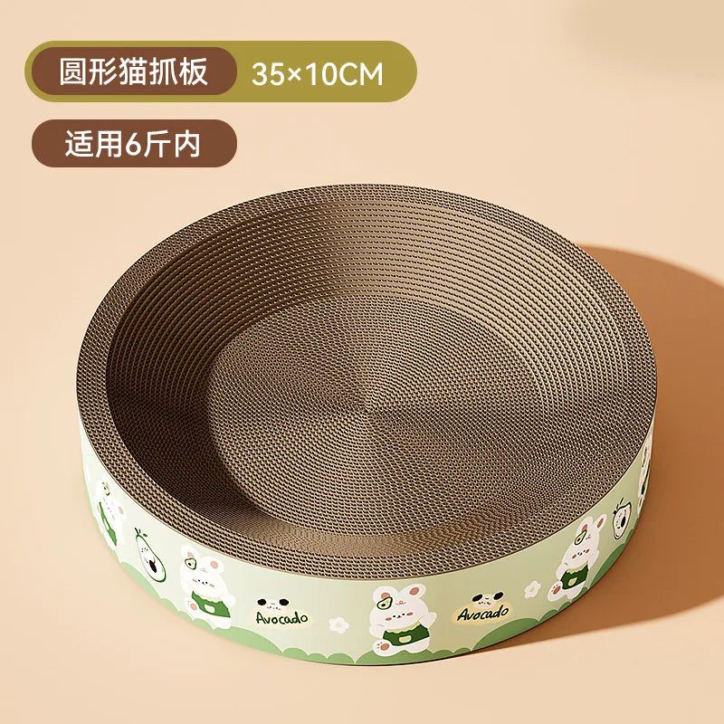 Cuccia tiragraffi integrata per gatti in cartone pressato ad alta densità. Disponibile in versione ovale e circolare, design moderno e resistente ai graffi.