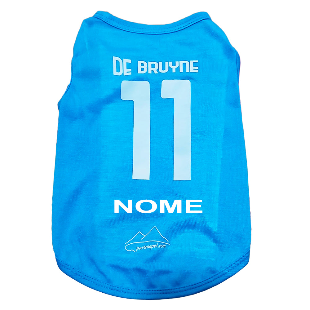 Maglietta blu azzurra per cani con scritta De Bruyne 11 bianca, abbigliamento sportivo per animali domestici tifosi del Napoli.