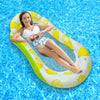 Amaca galleggiante per piscina con fondo in rete e cuscini gonfiabili, grafica con anguria e limoni, dimensioni 145x74 cm, ideale per adulti.