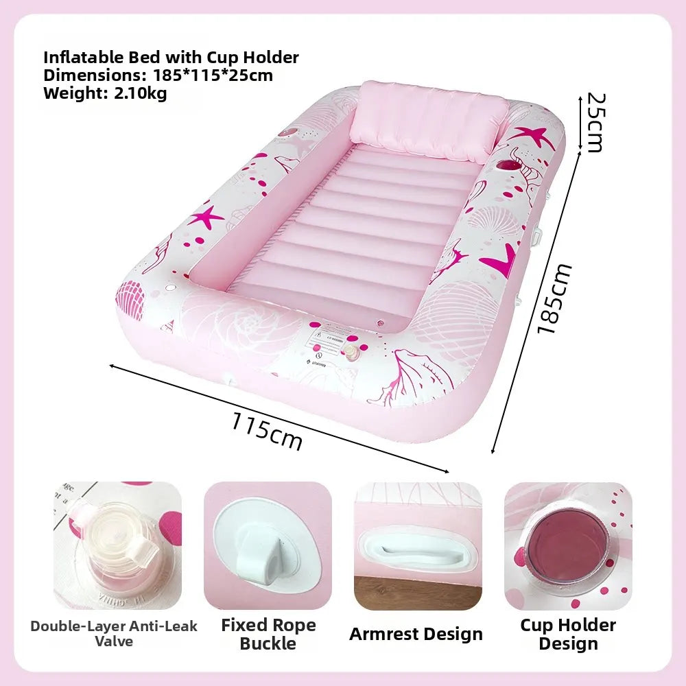 Materassino gonfiabile per adulti Wonflex con cuscino integrato, colore moderno, galleggiante su acqua azzurra, ideale per relax estivo in piscina e mare.