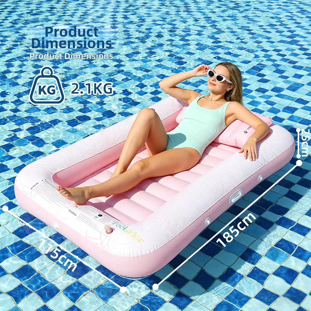 Materassino gonfiabile per adulti Wonflex con cuscino integrato, colore moderno, galleggiante su acqua azzurra, ideale per relax estivo in piscina e mare.