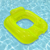 Poltrona galleggiante quadrata per piscina colore perlato con foro centrale, schienale e porta bevande, dimensioni 80x85 cm, ideale per relax estivo.