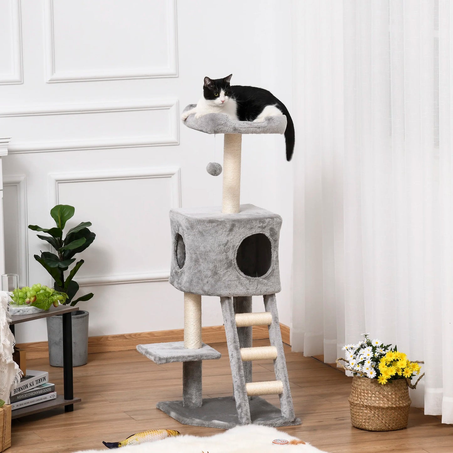 Albero tiragraffi PawHut alto 120 cm colore grigio chiaro, con cuccia centrale, scaletta per arrampicata, tre piattaforme e pallina gioco sospesa per gatti fino a 4.5 kg.